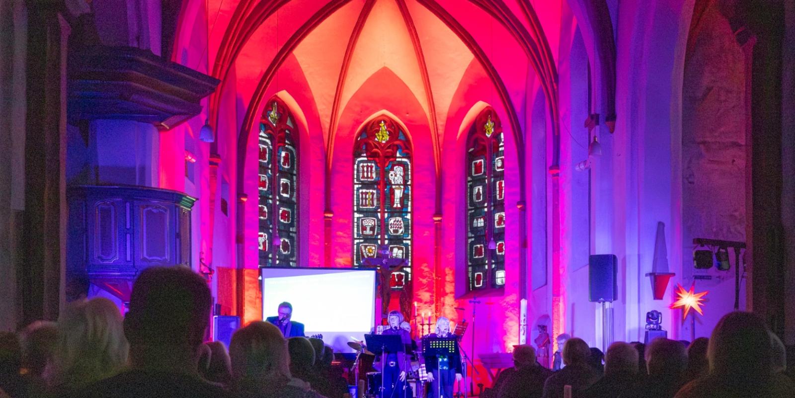 2025_12_kleine__bühne-1