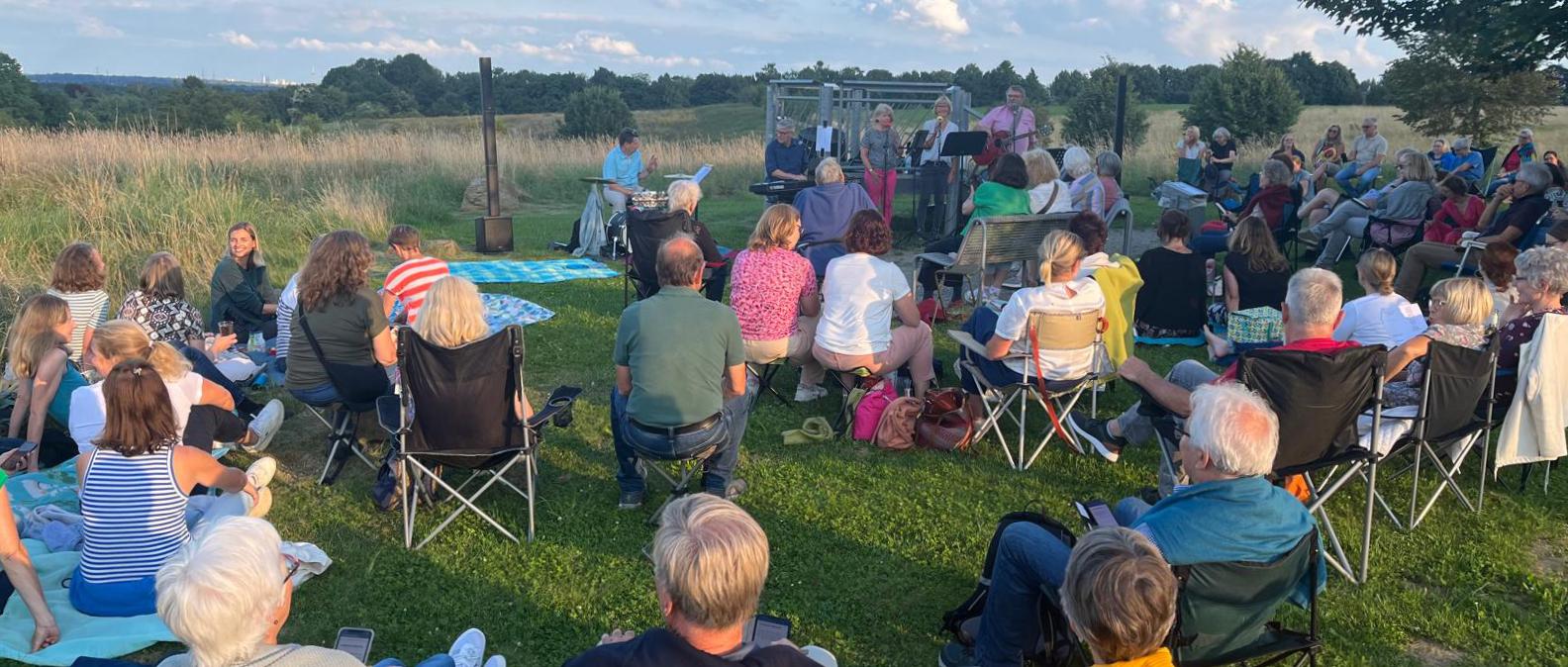 Ein Sommerabend mit der „Kleinen Bühne Aussicht“