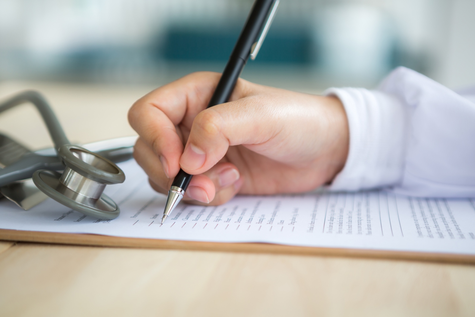 Foto mit Papier Unterlagen zu Patientenverfügung