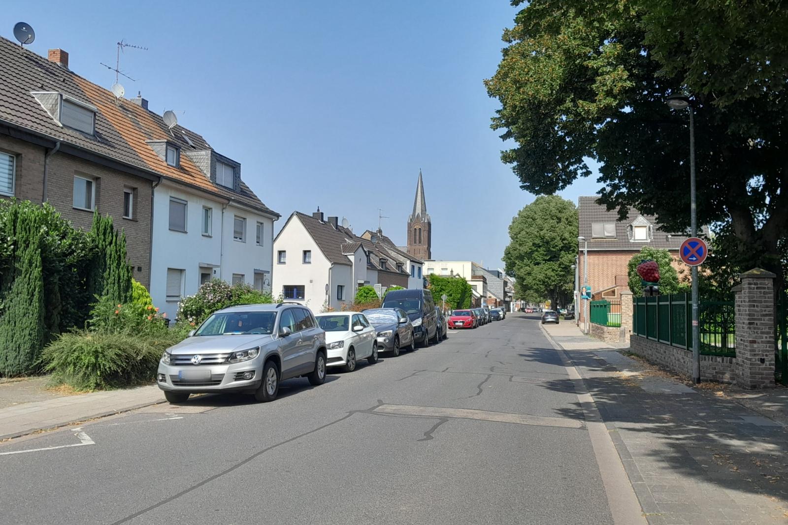 Stommeln Ansicht von der Unterführung aus